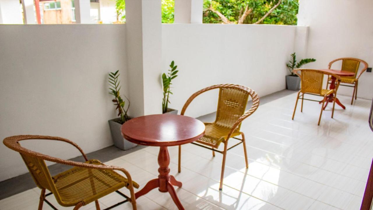 Albergue Surf & Party Weligama Exterior foto