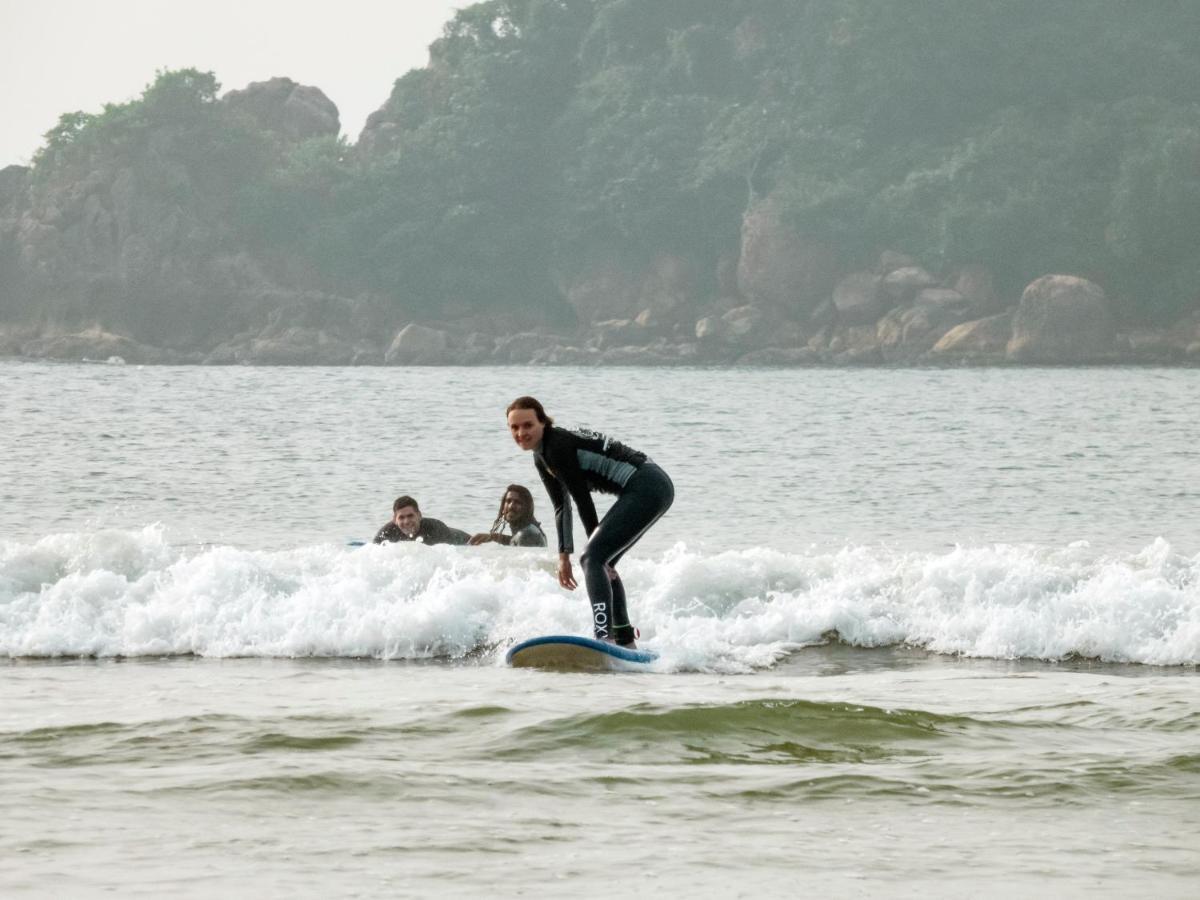 Albergue Surf & Party Weligama Exterior foto