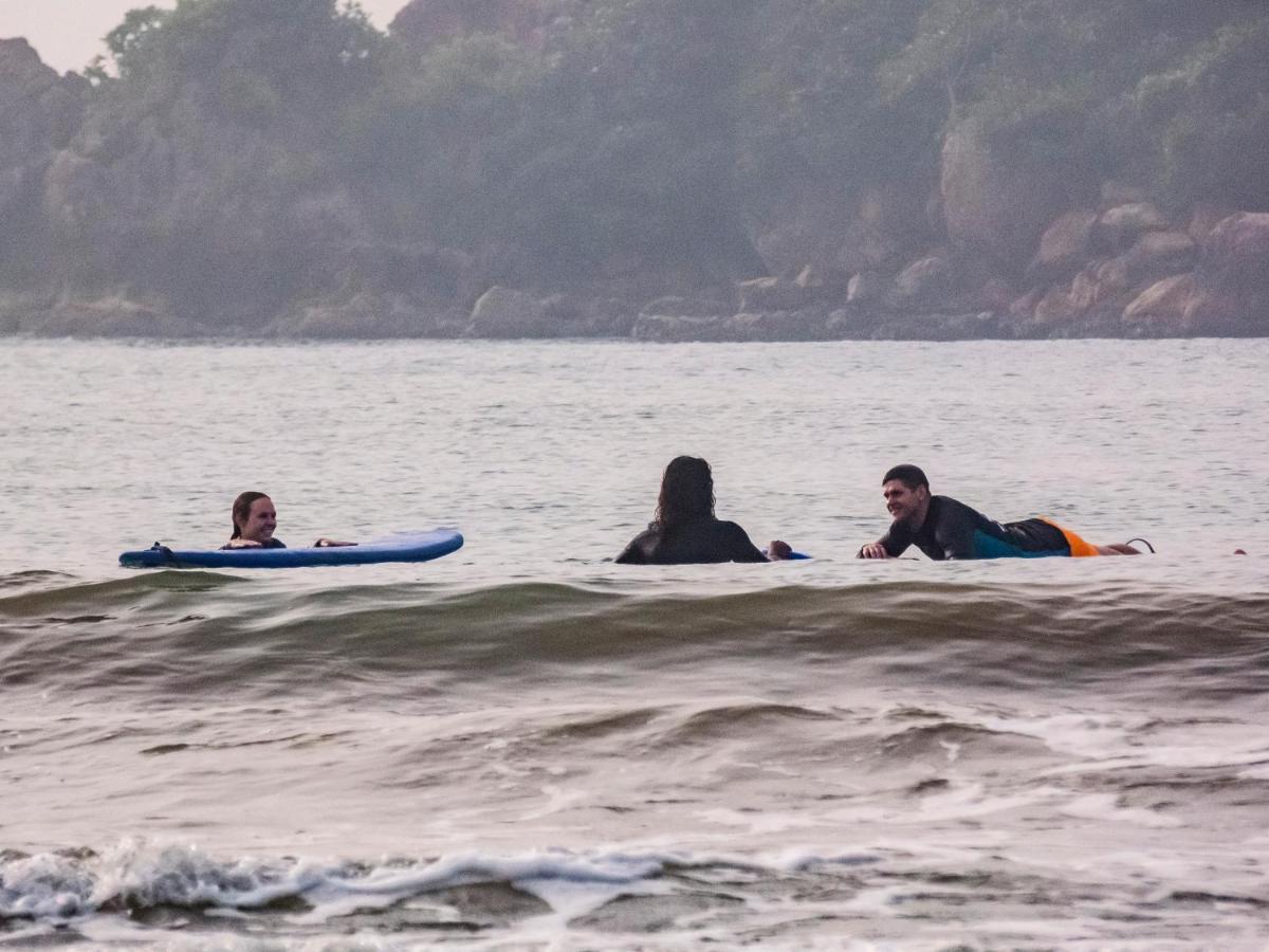 Albergue Surf & Party Weligama Exterior foto