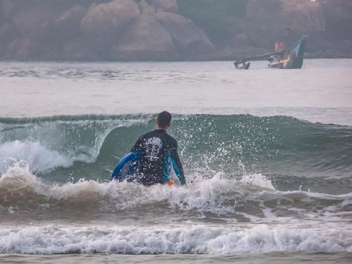 Albergue Surf & Party Weligama Exterior foto