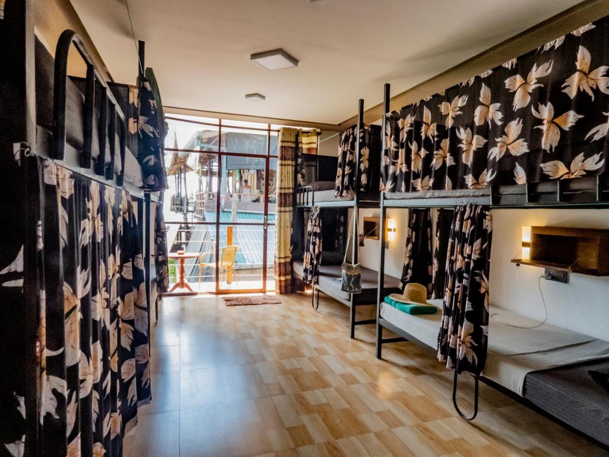 Albergue Surf & Party Weligama Exterior foto